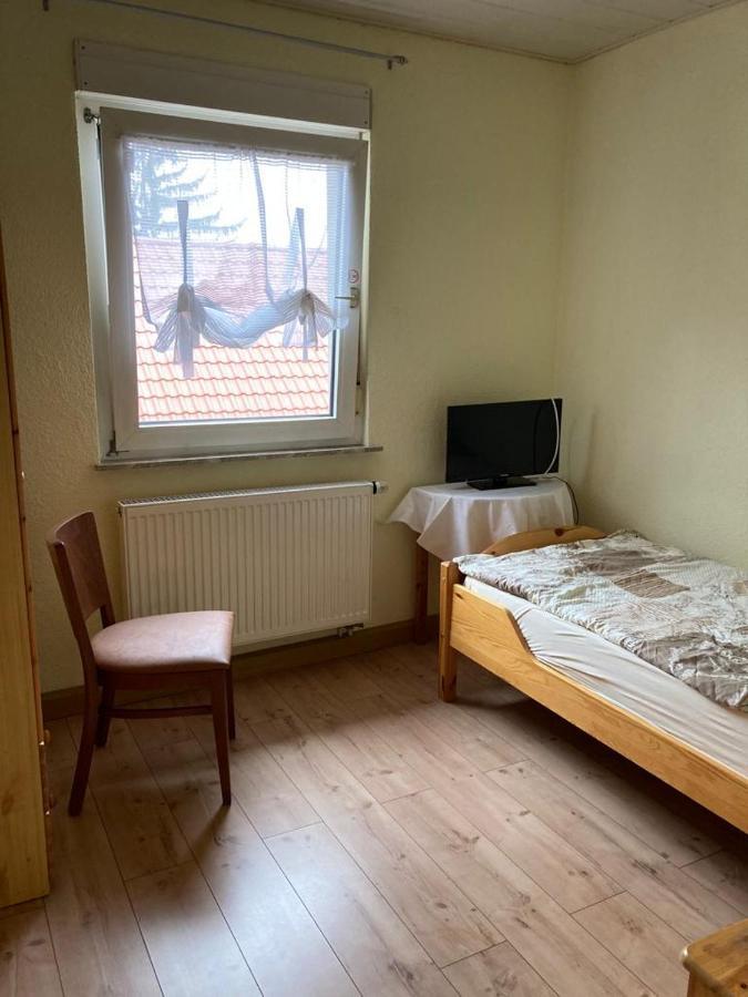 Monteurunterkunft Oberhausen-Rheinhausen Exterior foto